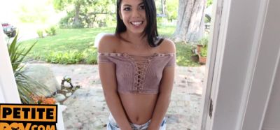 Gina Valentina - itsPOV - Pretty new tenant Gina Valentina fucks her way to new home - inxxx.com