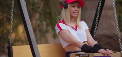 Young Brazilian delivery girl is gang-fucked for not delivering the right pizza - inxxx.com - Brazil