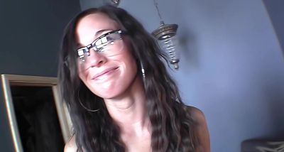 Cedar Rapids Iowa Hot Model Gets Naked For First Time And Masturbates - inxxx.com