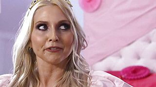 Emma Hix - Christie Stevens - Big tit stepmom facesitting stepdaughter - ah-me.com