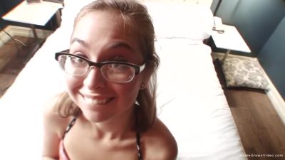 Riley Reid - Sucking & Rubbing With Smooth Riley - Riley Reid & Robert Peru - hotmovs.com - Peru