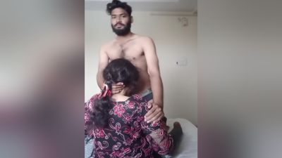 Part2 Indian Girl In Her Traditional Dress In Hotle Room With Her Boyfriend - desi-porntube.com - India