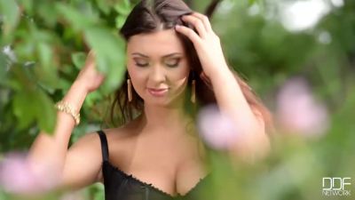 Knocker Goddess - hotmovs.com