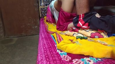 Bhabhi Ki Baid Par Thook Lagake Gaand Mari - desi-porntube.com - India