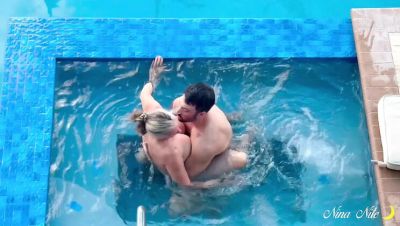 Milf Nina Nite Hot Tub Blowjob & Underwater Sex Creampie - porntry.com - Britain