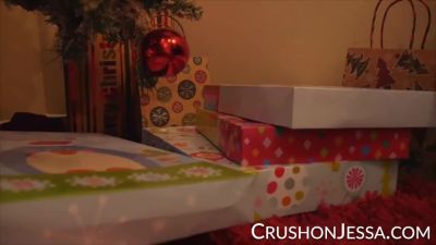 Sucks Santas Big Cock For A White Xmas - Jessa Rhodes - hotmovs.com