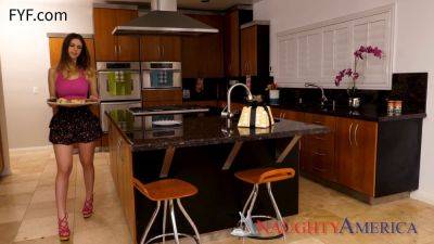 Stella Cox's final fling with Johnny Castle ends with a cumshot explosion! - sexu.com