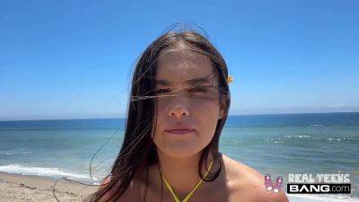 Timid Teen Daisy Pheonix Gets Two Cumshots In One Go - hotmovs.com