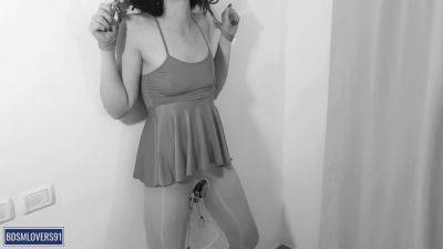 Pee In A Bucket Made Me Cry - hclips.com