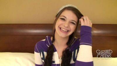 Amateur Teen Pocahontas Jones with Big Natural Tits Sucks and Fucks in Hardcore POV - veryfreeporn.com