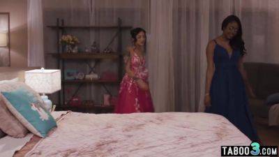 Destiny Mira And Avery Black - Unsatisfied 18yo Schoolgirls Helping Each Other Out - hotmovs.com