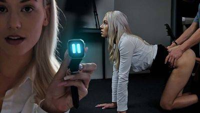 Charlie Dean - Hot Blonde Doctor Begs for Hard Cock - Time Stop Creampie in 4K - veryfreeporn.com