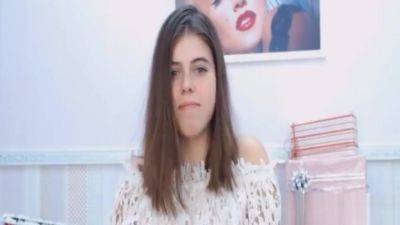 Sexy Brunette Shows Her Tits And Fuck Her Pussy - hotmovs.com