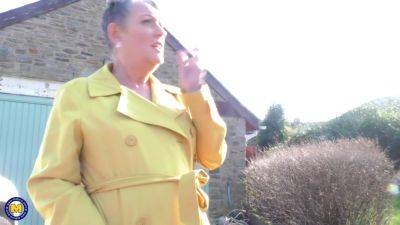Grandma Marika Loves To Play With Her Wet Pussy - MatureNl - hotmovs.com - Britain