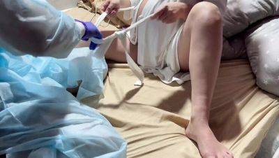 Perverted Doctor Fucks Pregnant MILF in Doggy Style - Creampie Finish - xxxfiles.com