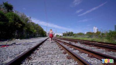 Serena Skye - She Makes An O Face As She Fucks - hotmovs.com