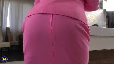 Naughty Housewife With Glasses Strips In Her Kitchen And Fucks Herself With A Dildo - MatureNL - hotmovs.com