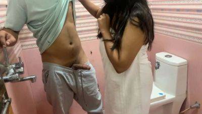 Lonely Girl Calls Plumber for Bathroom Sex with Shamir Sikandar - xxxfiles.com - India