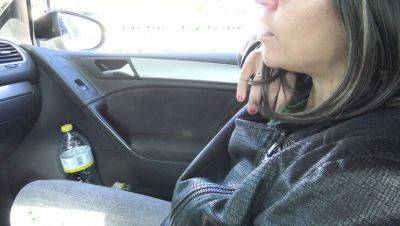 Stepmom Susan Gives Stepson a Hot Handjob - Taboo Family Fun - veryfreeporn.com - India