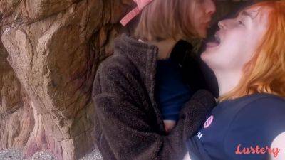 Effy And Grainne Sea Spit With Straw Berry - hclips.com