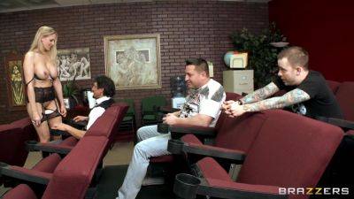 Oral Exam With Julia Ann, Tommy Gunn - Brazzers - hotmovs.com