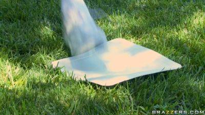 Julia Ann - Keiran Lee - J.A.R.S With Rachel Starr, Julia Ann, Keiran Lee - Brazzers - hotmovs.com