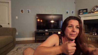 Gives A Pov Blowjob When She Finds You Alone In The Living Room - hclips.com