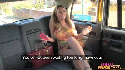 Stacey Saran - Ava austen & Stacey Saran get wild in a Famous Black Cab with a hot British babe - sexu.com - Britain