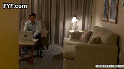 Ryan Driller's favorite blonde pornstar AJ Applegate gets down and dirty in hotel room - sexu.com