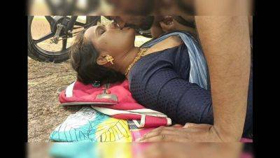 Desi Indian Marathi Teacher Kavita Fucks Student in Outdoor Jungle Scene - veryfreeporn.com - India