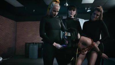 Olive Glass - Olive Glass - Wonder Woman In One Dumb Woman Meet The Fembots - videomanysex.com