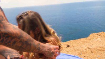 Lily Veroni gets her ass pounded on the Cliff & takes a cum load in her ass - sexu.com