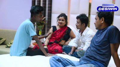 Hot Beautiful Girl Having Sex With Three Strangers - desi-porntube.com - India