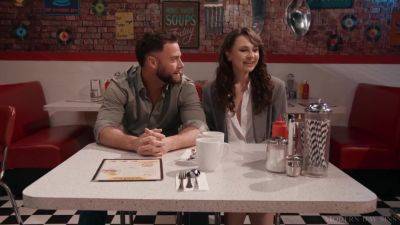 Liz Jordan - Sneaking Around At The Diner - Liz Jordan - videomanysex.com - Jordan