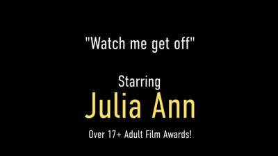 Horny MILF Alert Wet Julia Ann does a Fingering Session - hotmovs.com