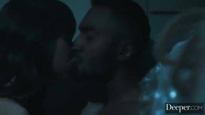 Gabbie Carter And Vicki Chase In Gabbie Is Back In Town, Very Hot - hotmovs.com - Usa