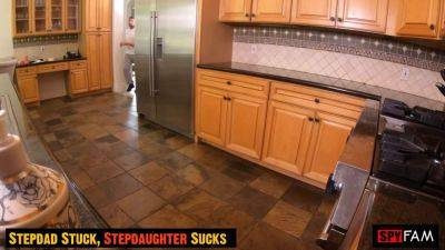 Savannah Sixx - Tommy Gunn - Savannah Sixx & Tommy Gunn: A wild stepdaughter-daughter-stepdad threesome - sexu.com