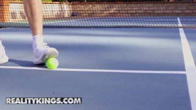 Vina Skyy In Y Dont Sweat It - hotmovs.com