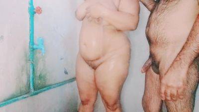 Cheating Boss Takes Surprise Facial In Toilets - desi-porntube.com - India