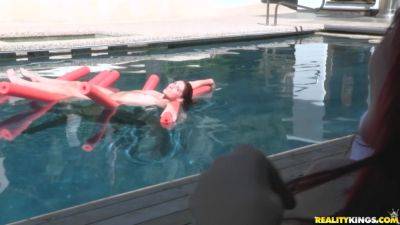 James Brossman - Right Touch Of Pink - RealityKings with James Brossman, Violette Pink - hotmovs.com