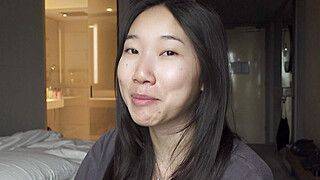 LUNA SPENDS THE DAY AT THE HOTEL - ah-me.com - Usa