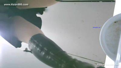 chinese girls go to toilet.566 - hotmovs.com - China