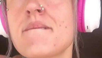 Busty Gym Girl Casal Dna Shows Off Her Big Natural Tits in Public - xxxfiles.com