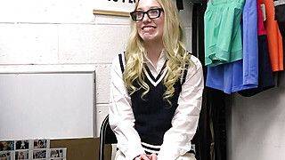 Short geeky blonde fucked by officer - ah-me.com