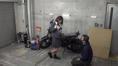 00131,A good woman is in full sex appeal! - senzuri.tube