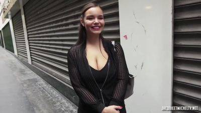 Sofia, 24ans, Devait Faire Des Achats - videomanysex.com