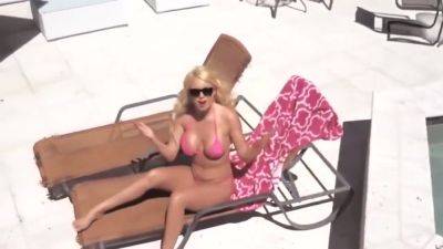 Kenzie Taylor And Seth Gamble In Milf From Above 2 - hotmovs.com