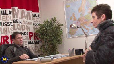 She Gets Her Pussy Shaved By Her Toyboy Just Before A Great Hard Fuck - MatureNl - hotmovs.com - France