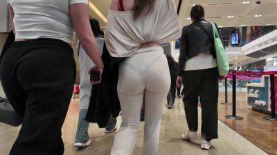 Epic UK Ass walking hot xxx - voyeurhit.com - Britain