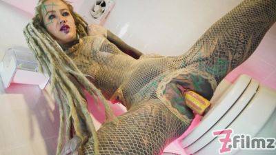 Alternative Tattoo Model Solo Piss Action - hotmovs.com